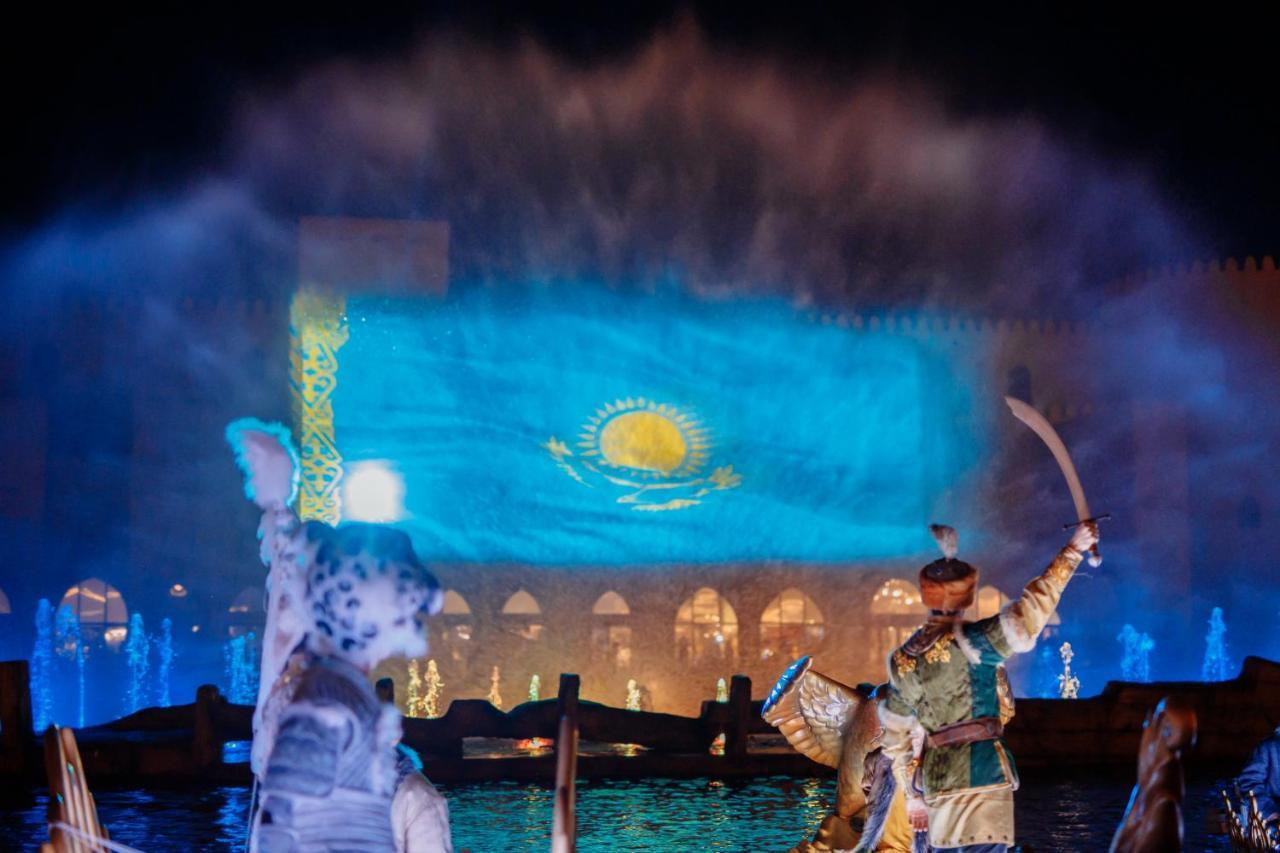 Karavansaray Turkistan Harbour Hotel -Flying Theatre Access 外观 照片 The flag of Kazakhstan