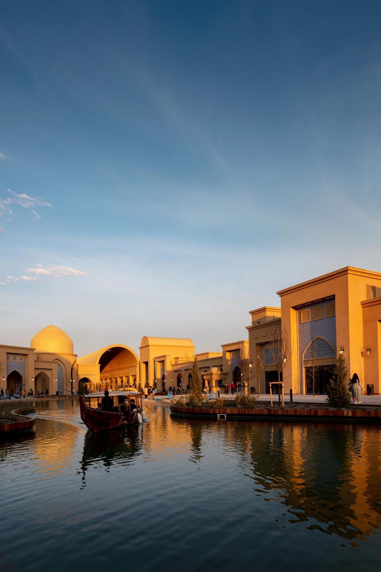 Karavansaray Turkistan Harbour Hotel -Flying Theatre Access 外观 照片 The Village Outlet