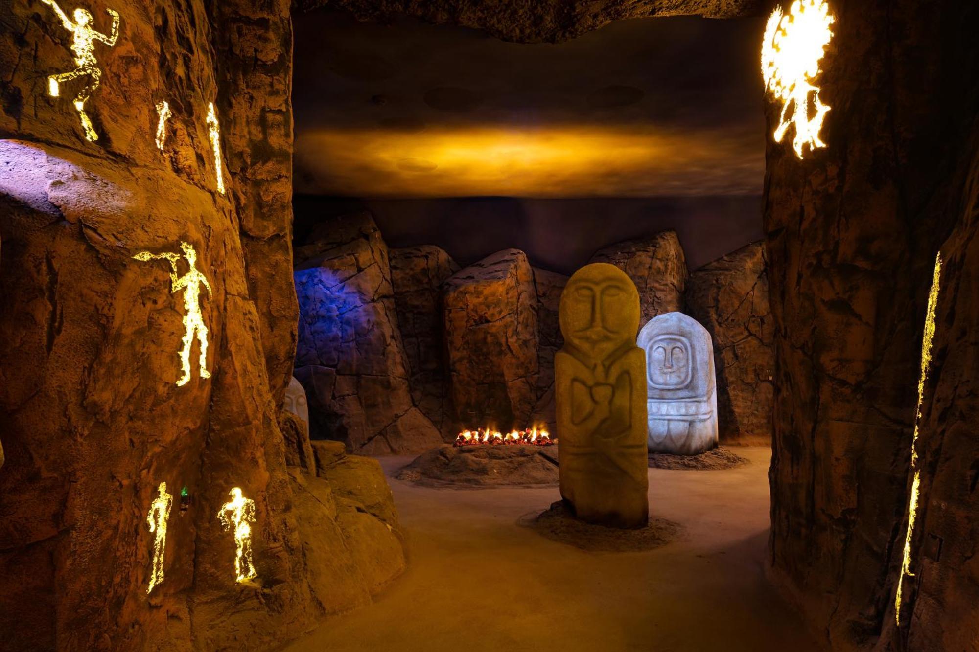 Karavansaray Turkistan Harbour Hotel -Flying Theatre Access 外观 照片 The "Cave of the 1000 Buddhas"